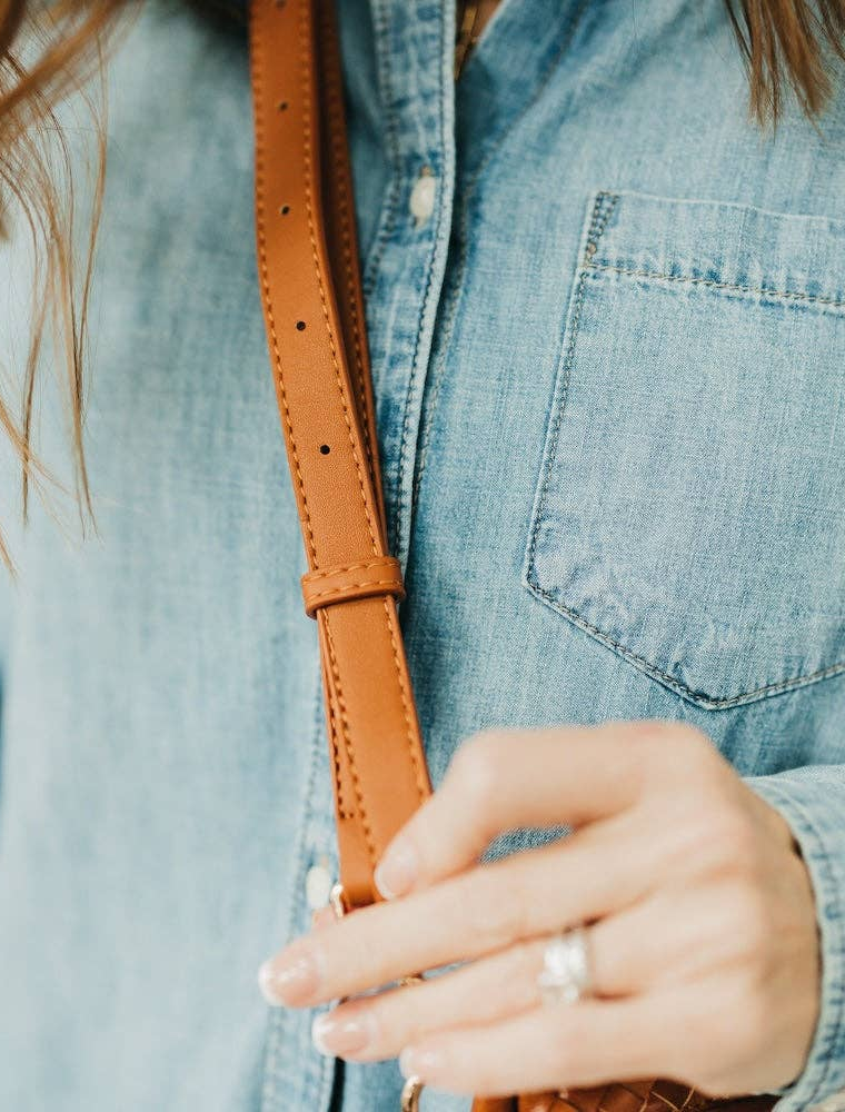 PRETTY SIMPLE Minimalist Vegan Leather Crossbody Strap in Brown