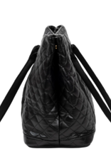 SCOUT Miss Manors Tote Bag in Black Quilted