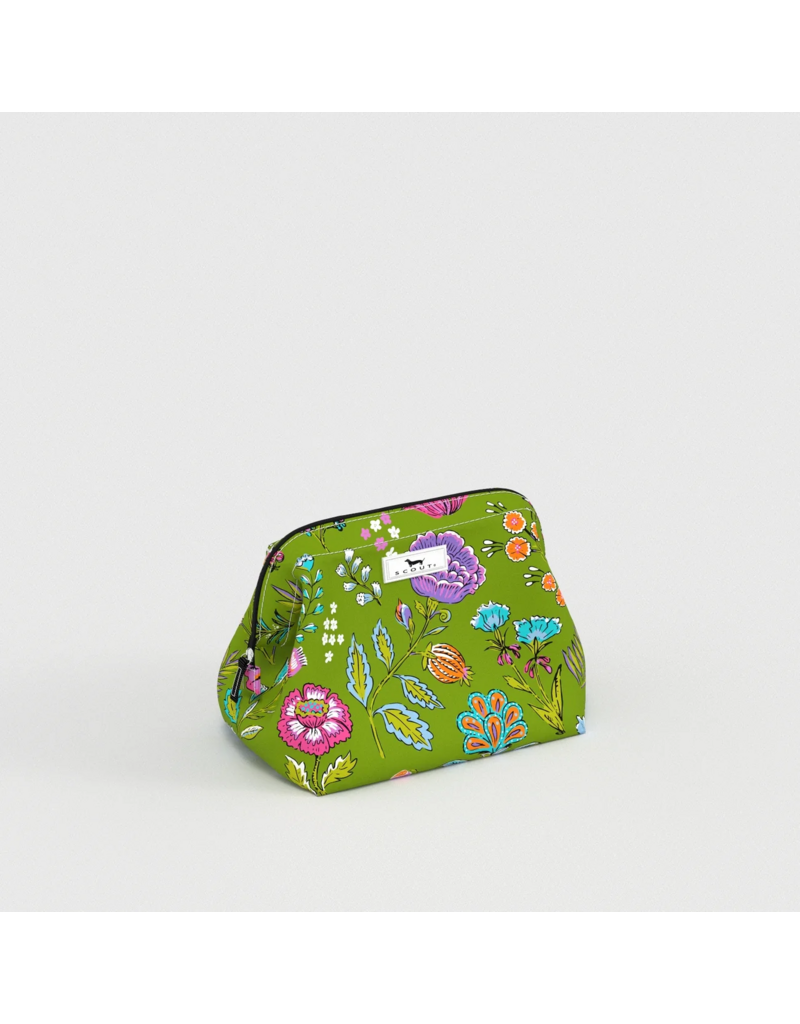 SCOUT Little Mouth Makeup Bag in Lawn and Order