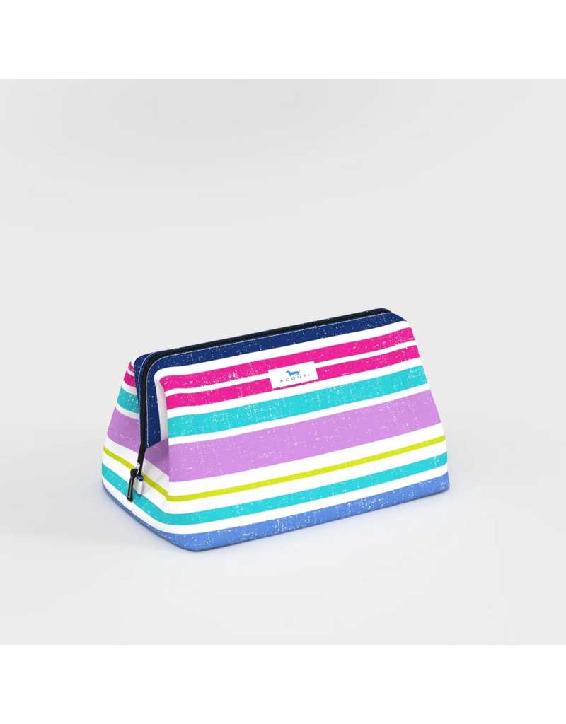 SCOUT Big Mouth Makeup Bag in Rum Runner