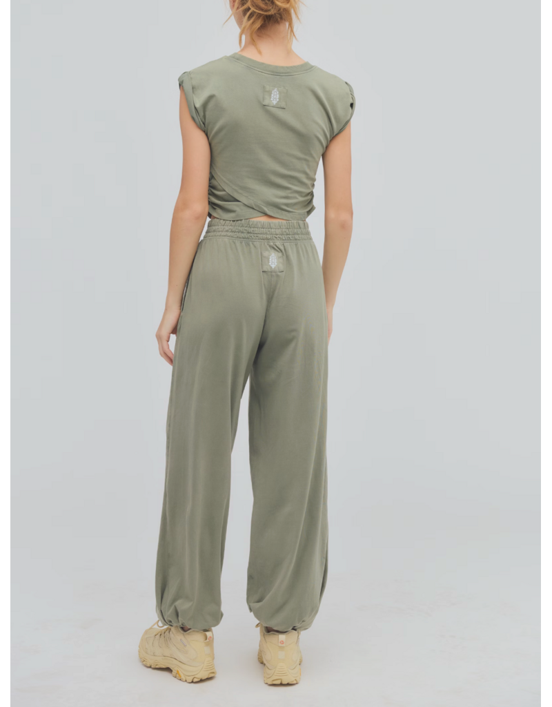 FREE PEOPLE MOVEMENT Hot Shot Crossover Set in Terrain