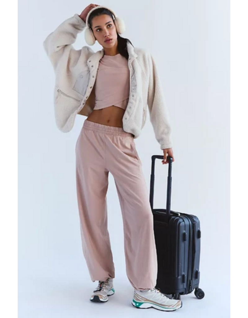 FREE PEOPLE MOVEMENT Hot Shot Crossover Set in Sandy