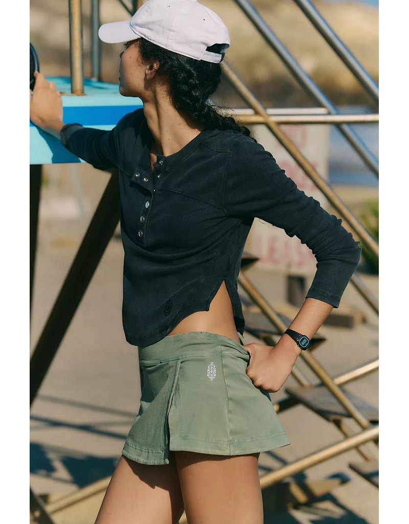 FREE PEOPLE MOVEMENT Cool Down Crew in Black