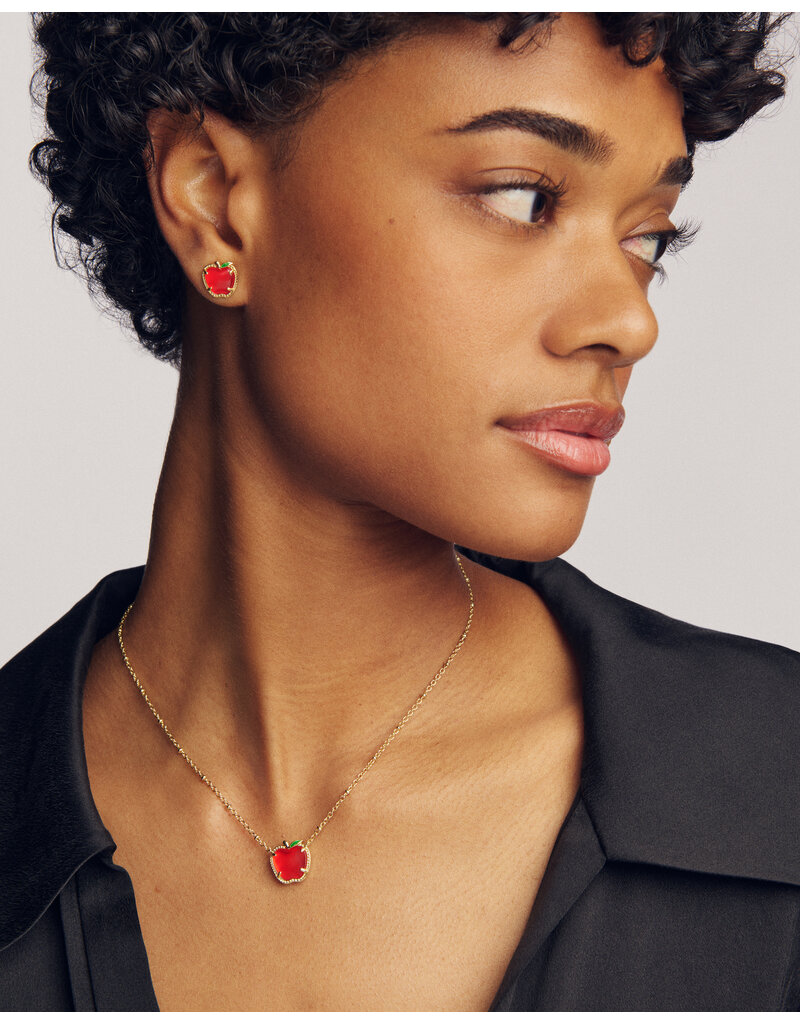 KENDRA SCOTT DESIGN Apple Short Pendant Necklace in Gold