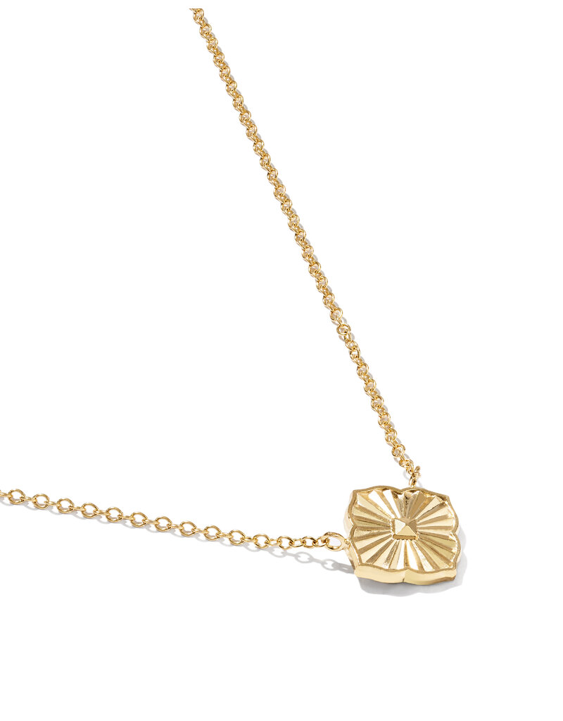 KENDRA SCOTT DESIGN Dira Short Gold Pendant Necklace