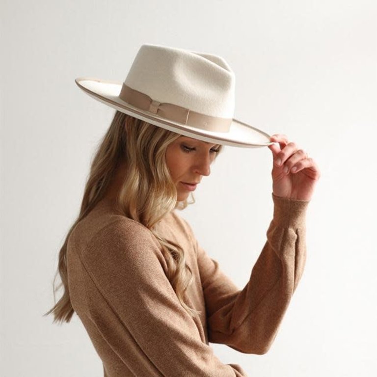 Monroe Rancher in Off White & Taupe Trim