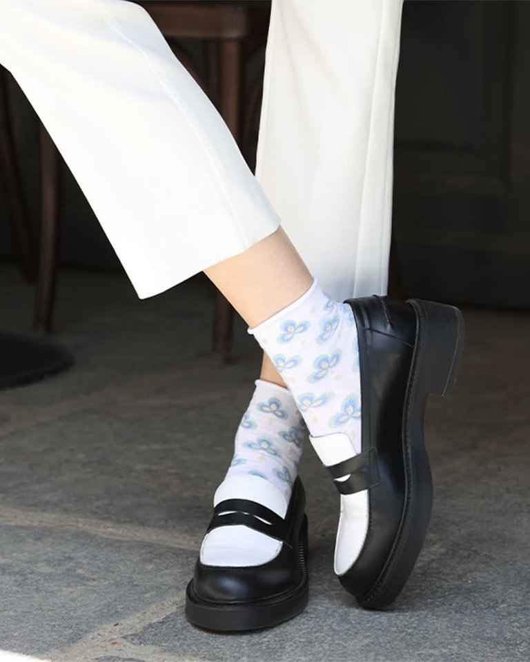 Bleu Foret White Velvet Cotton Ankle Sock with Clover Pattern