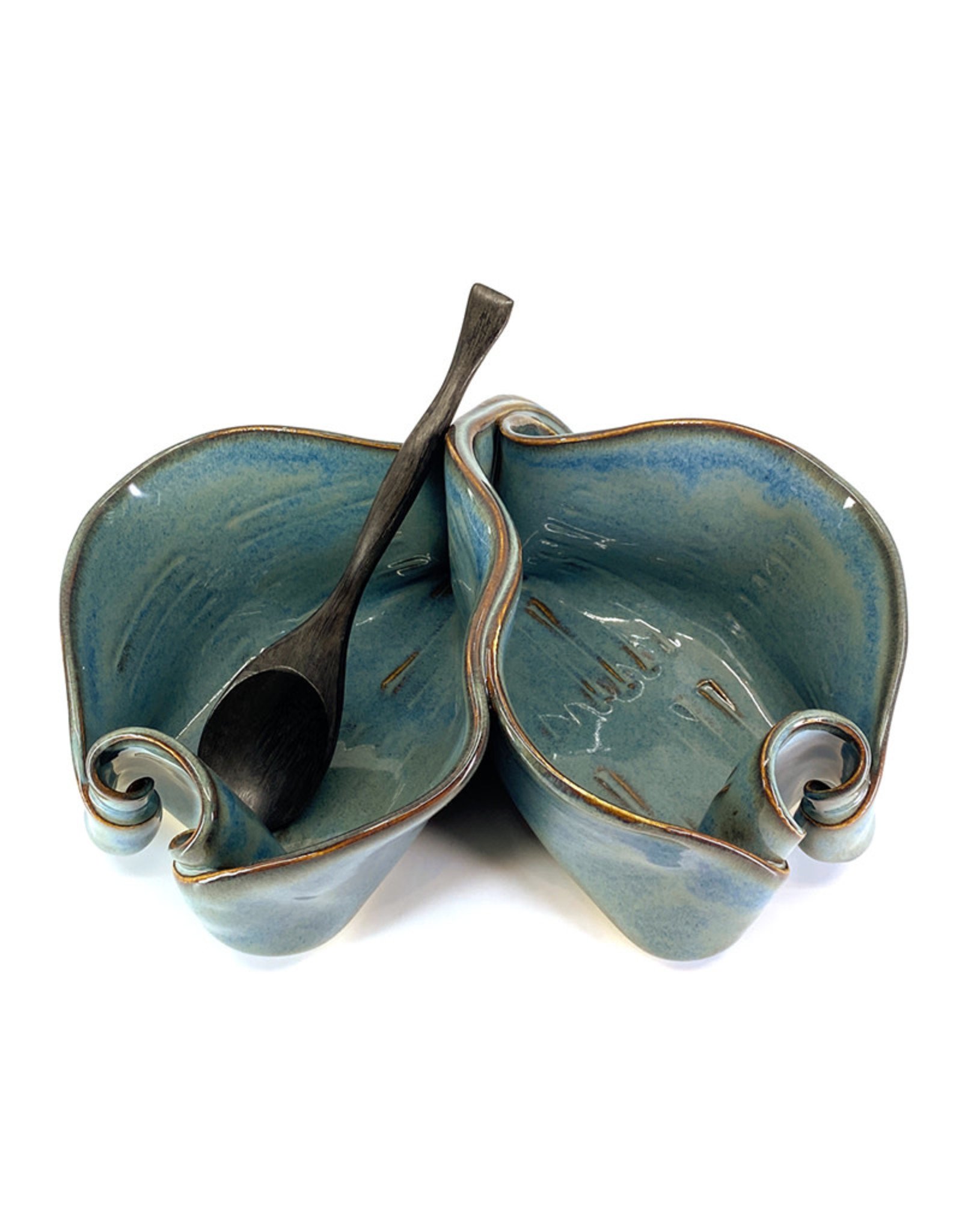 https://cdn.shoplightspeed.com/shops/636457/files/33078471/1600x2048x2/hilborn-pottery-blue-medley-pistachio-bowl-with-sp.jpg