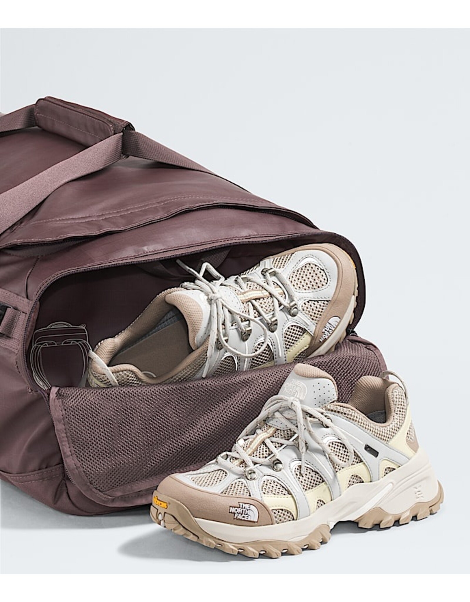 THE NORTH FACE BASE CAMP VOYAGER DUFFEL 62L
