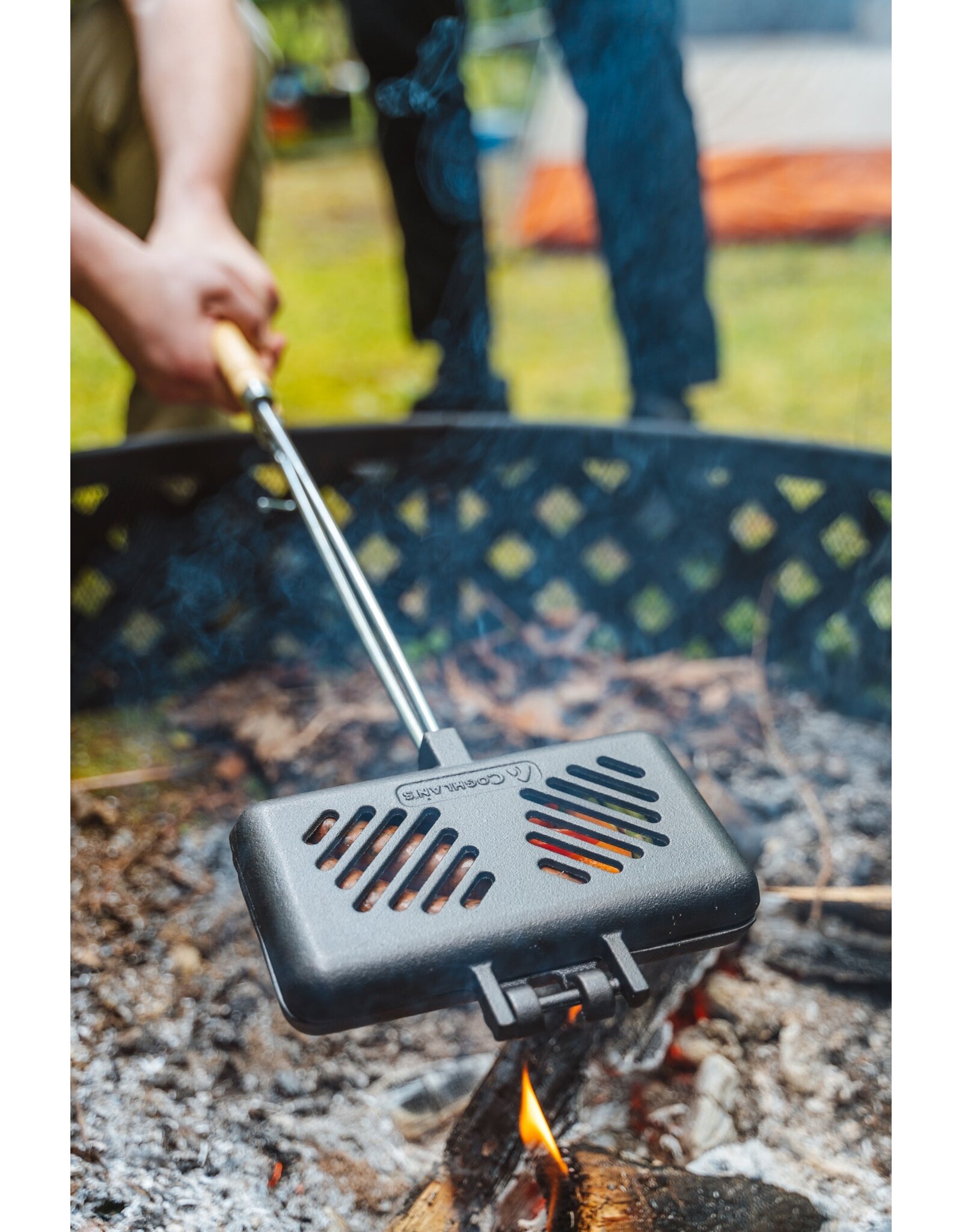 COGHLAN'S DOUBLE CAST IRON BROILER