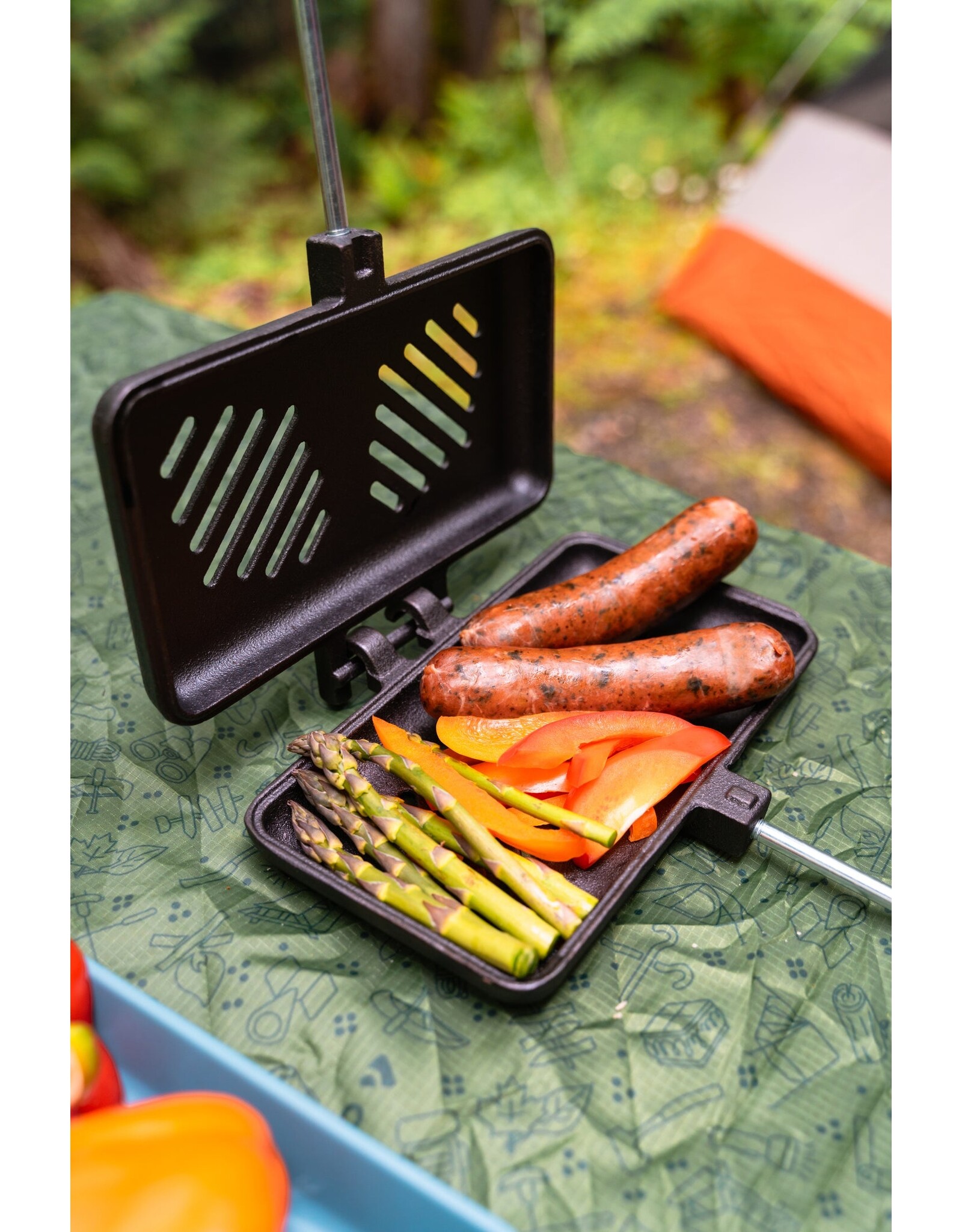 COGHLAN'S DOUBLE CAST IRON BROILER