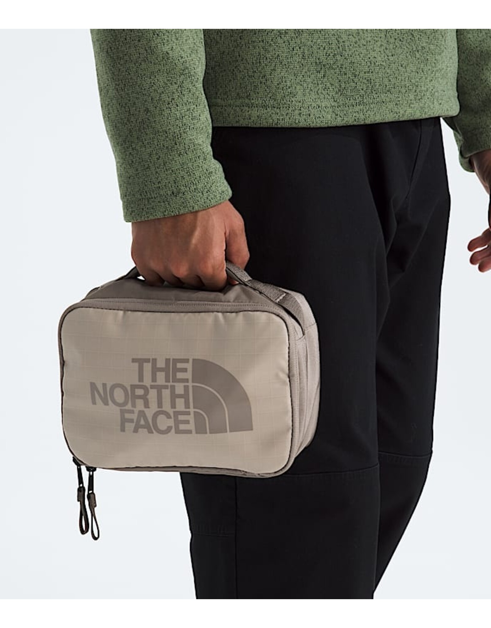 THE NORTH FACE BASE CAMP VOYAGER TOILETRY KIT