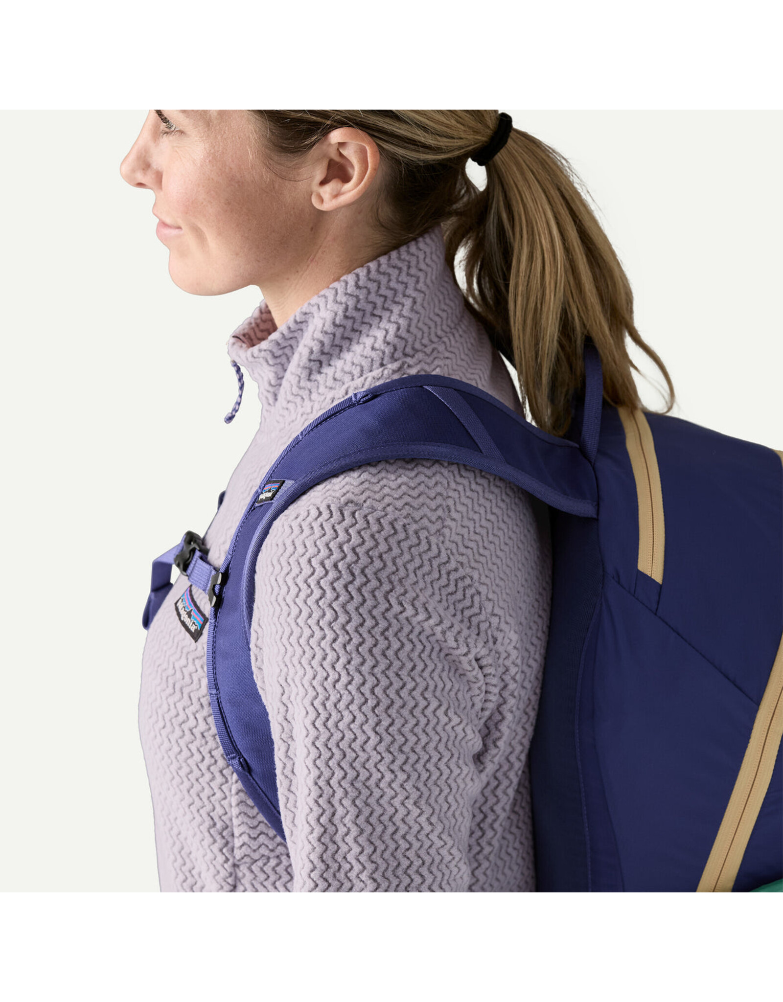 PATAGONIA WOMEN R1 AIR ZIP NECK