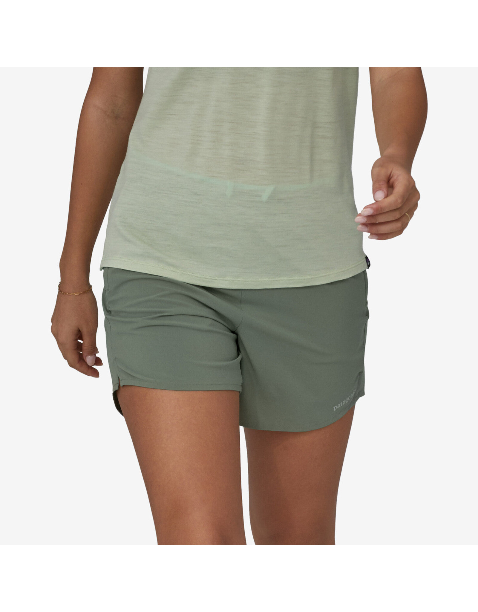 PATAGONIA WOMEN'S MULTI TRAILS SHORTS - 5 1/2 IN.