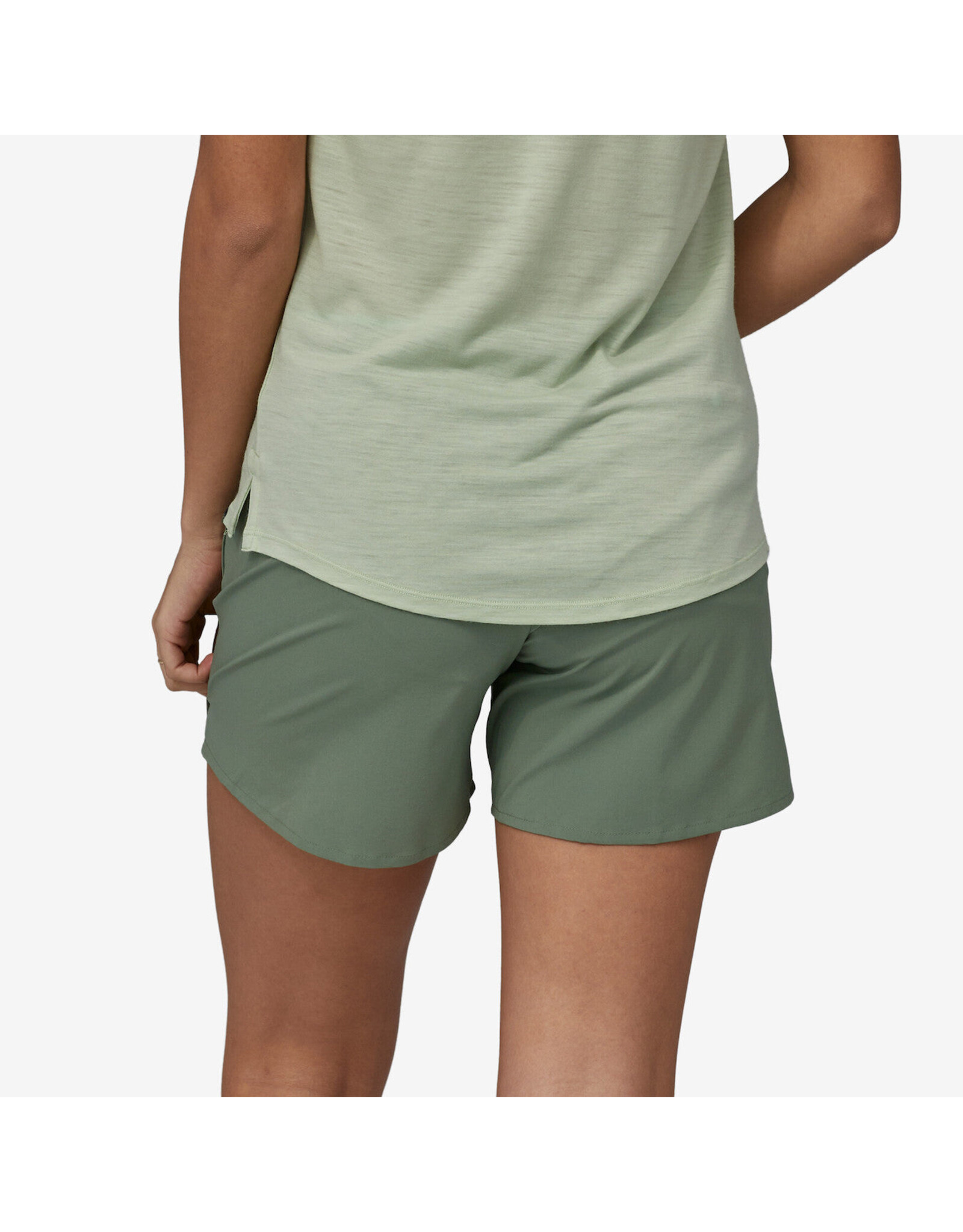 PATAGONIA WOMEN'S MULTI TRAILS SHORTS - 5 1/2 IN.