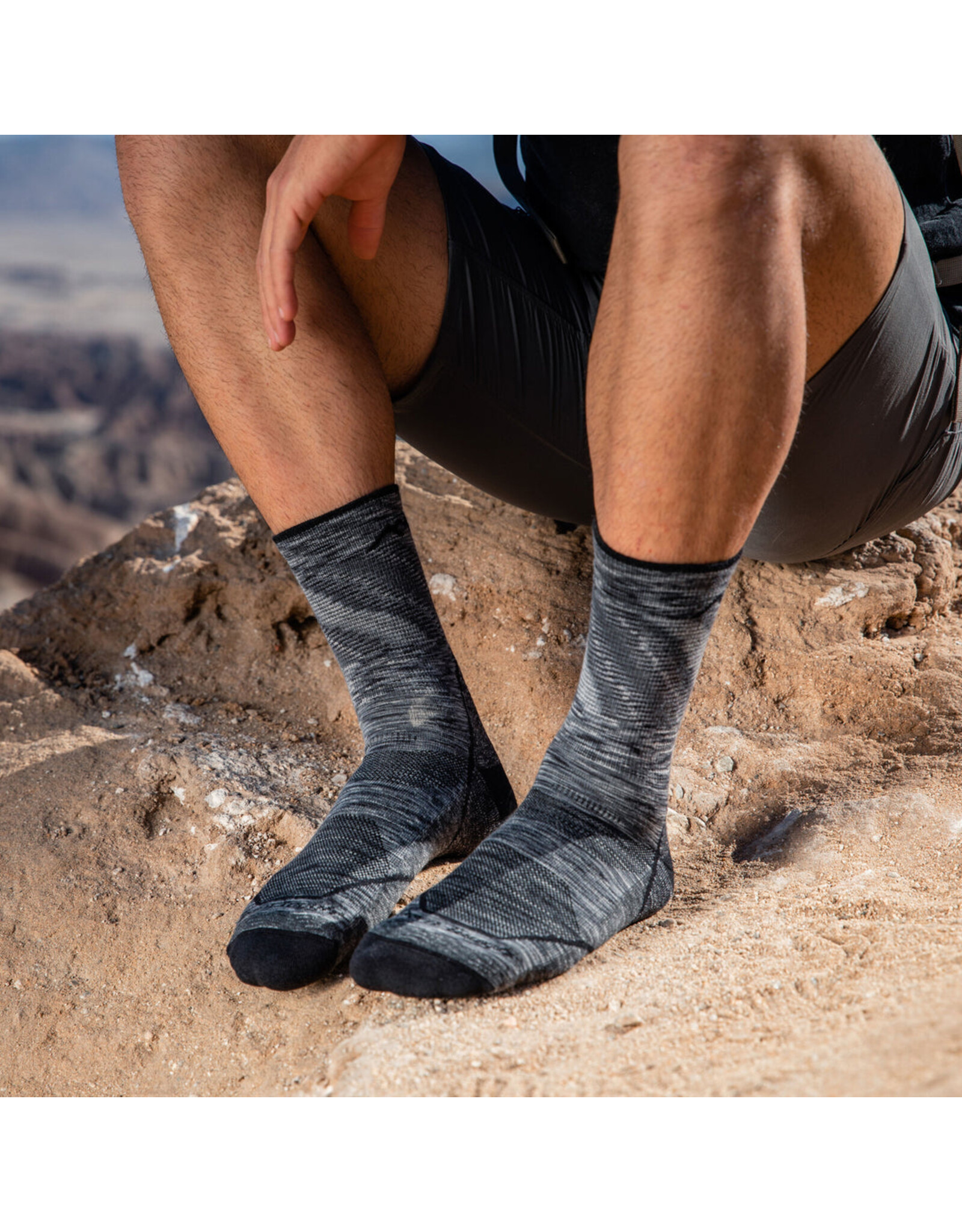 DARN TOUGH MEN LIGHT HIKER MICRO CREW LW W/CUSHION SOCK SPACE GRY M