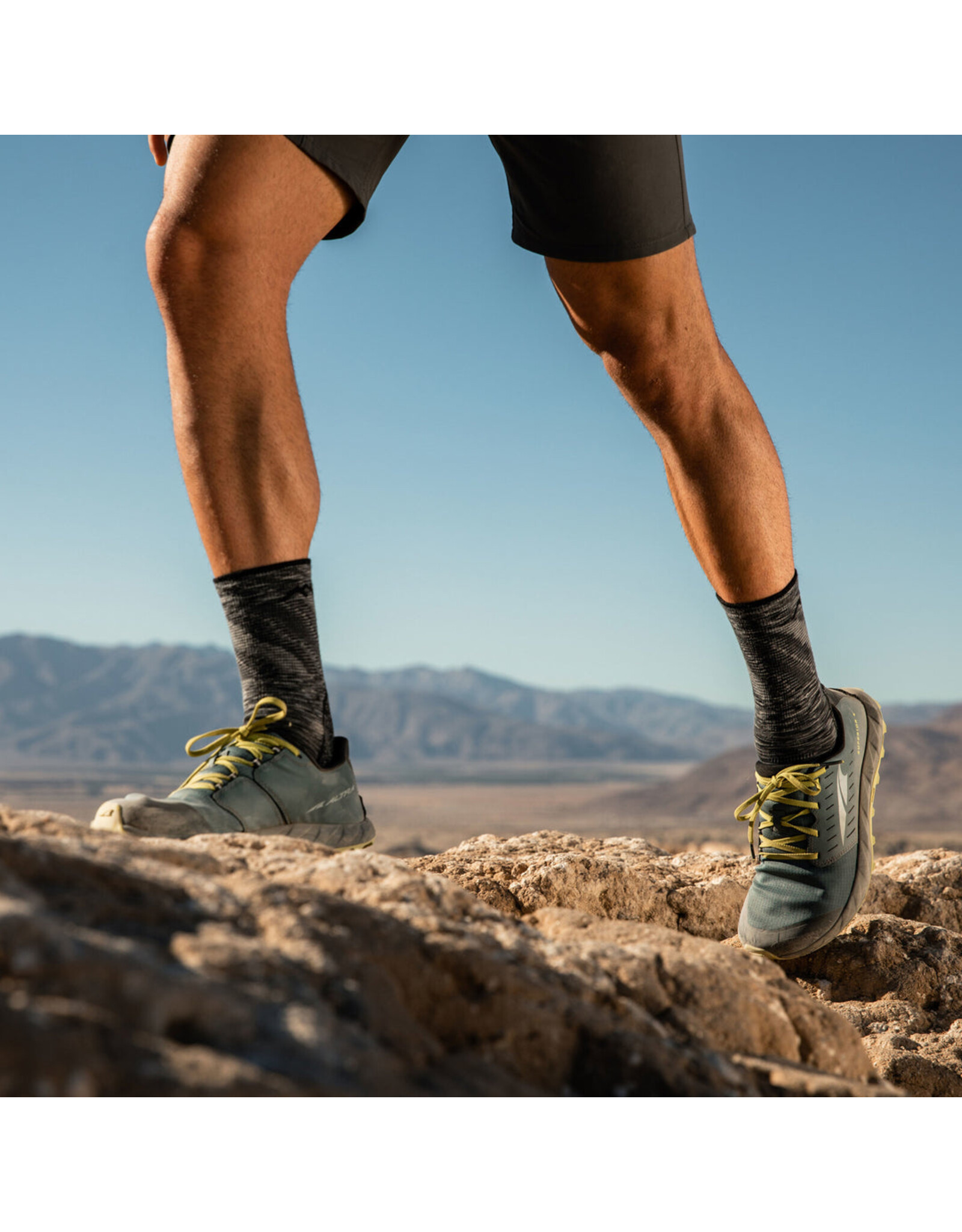 DARN TOUGH MEN LIGHT HIKER MICRO CREW LW W/CUSHION SOCK SPACE GRY M