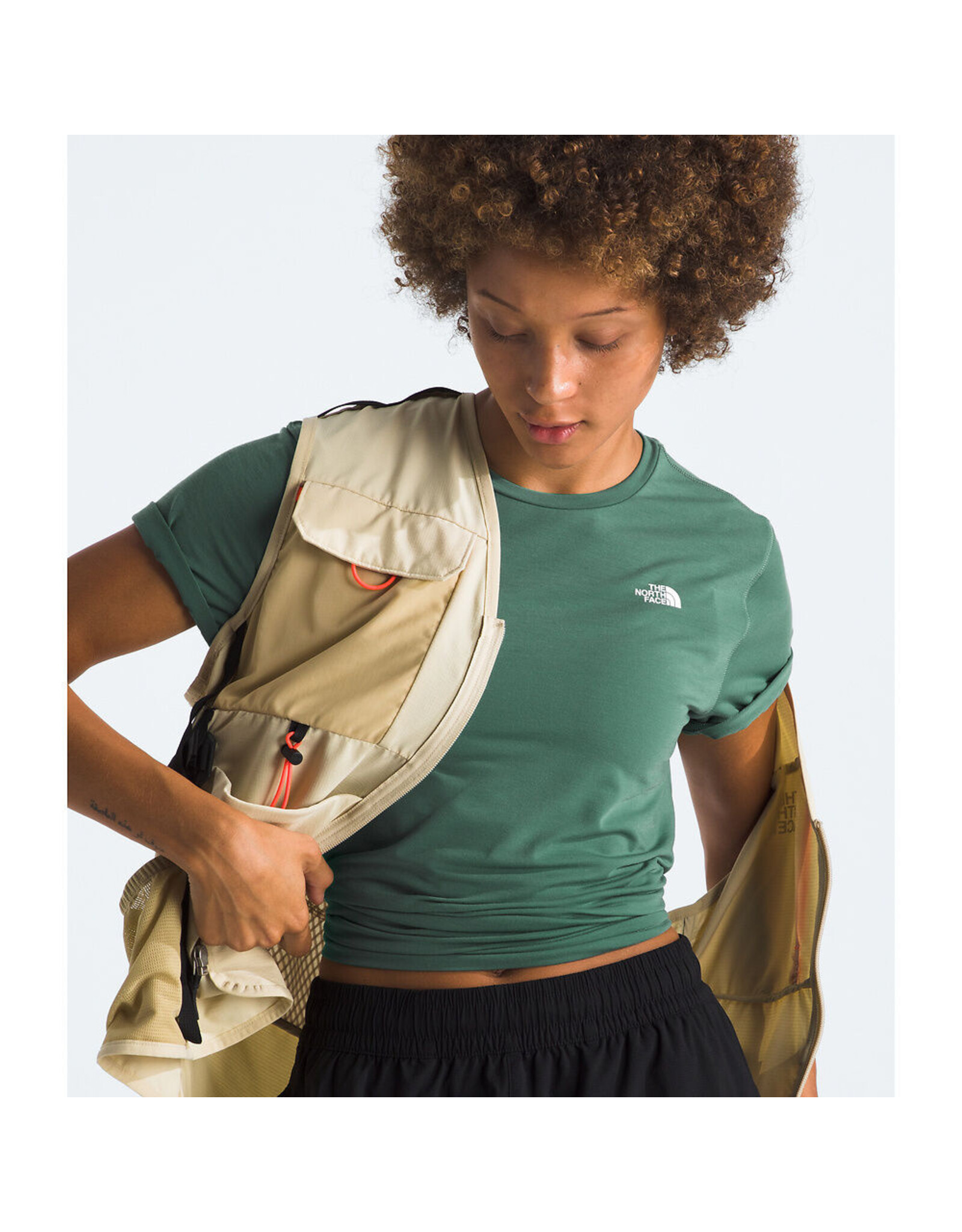 THE NORTH FACE WOMEN'S ADVENTURE TEE