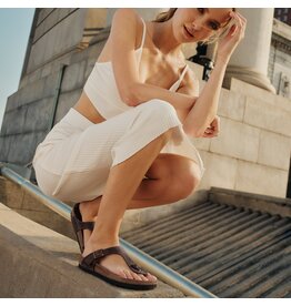 BIRKENSTOCK GIZEH HABANA OILED LEATHER SANDAL