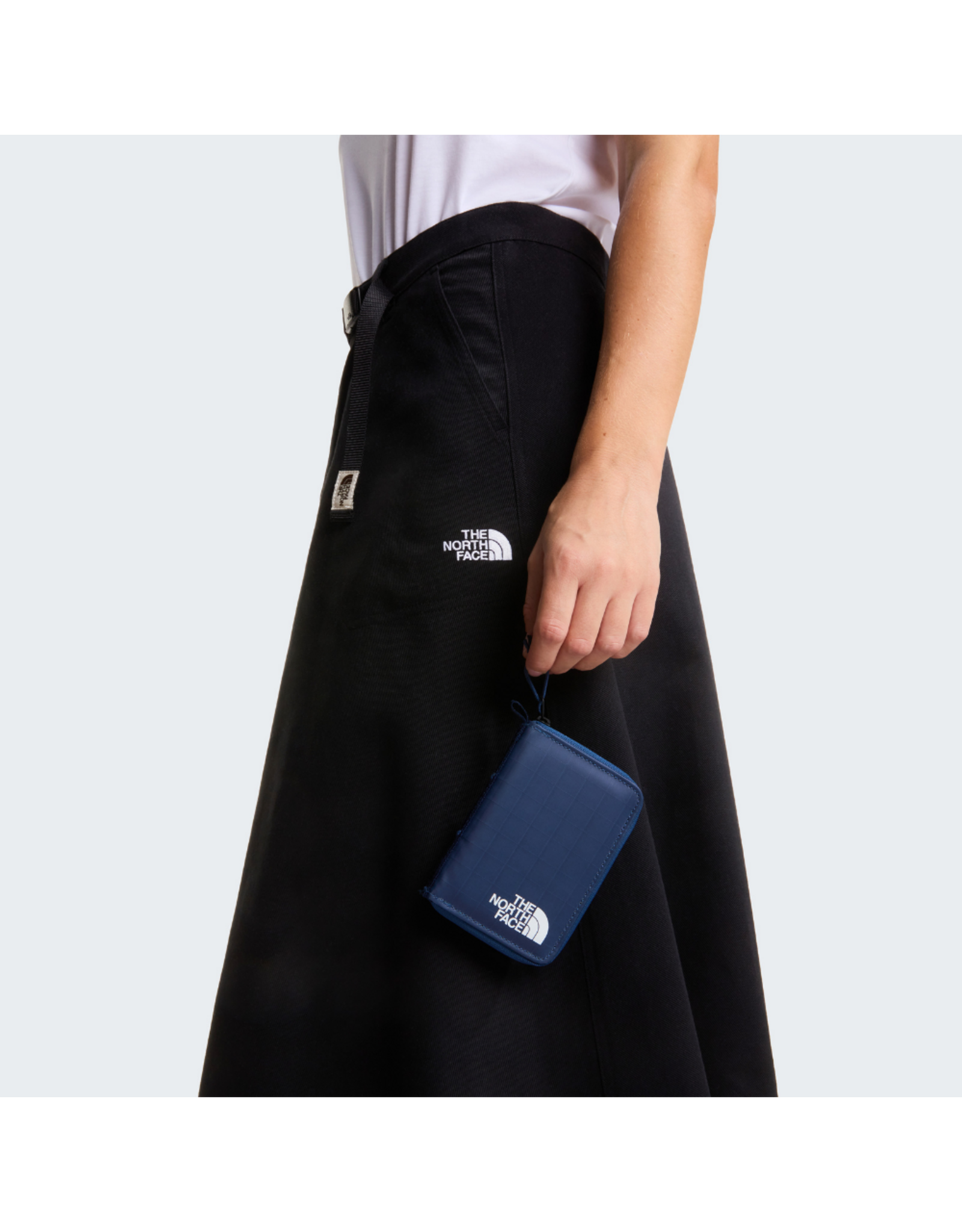 THE NORTH FACE BASE CAMP VOYAGER WALLET