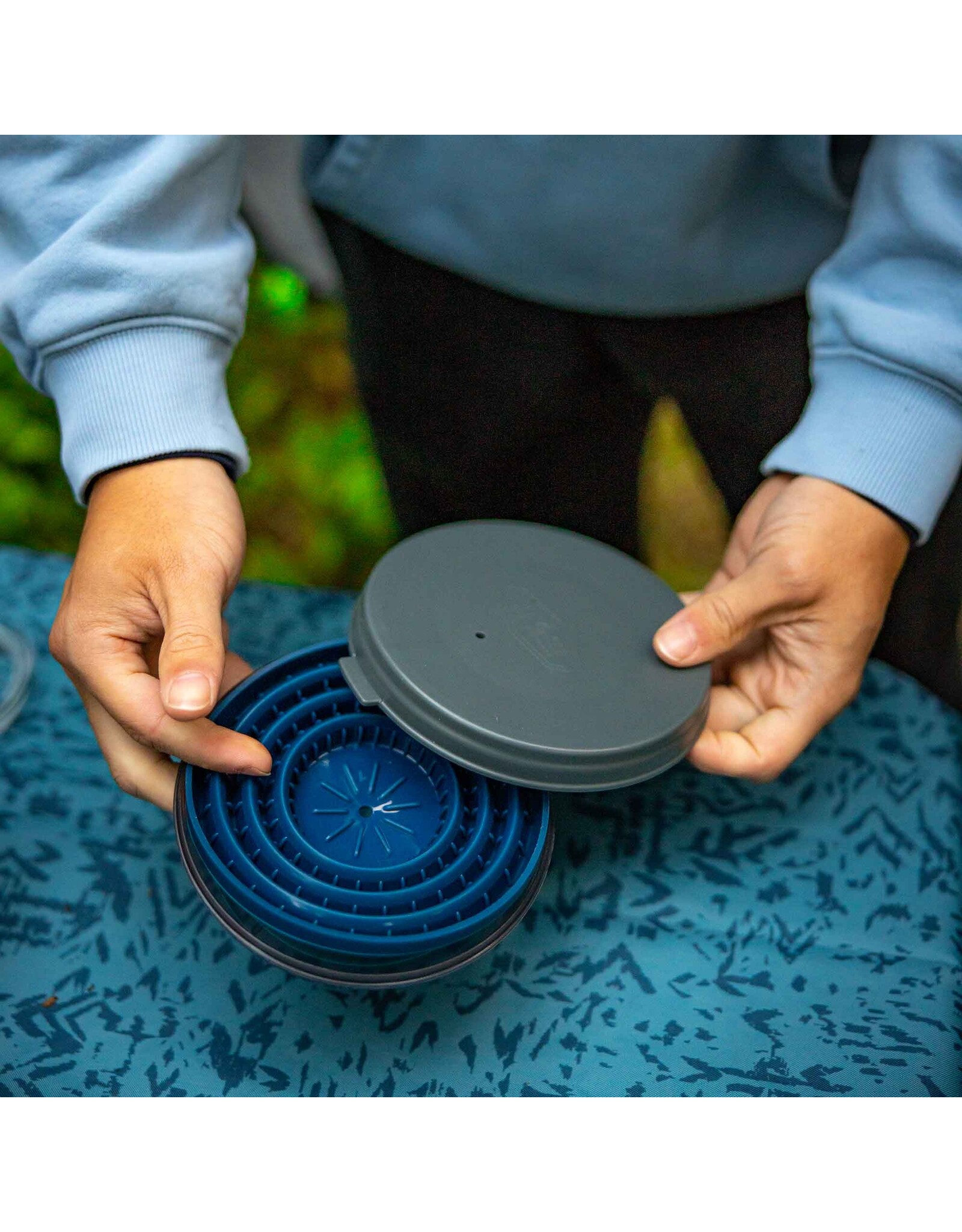 GSI OUTDOORS COLLAPSIBLE JAVA DRIP BLUE