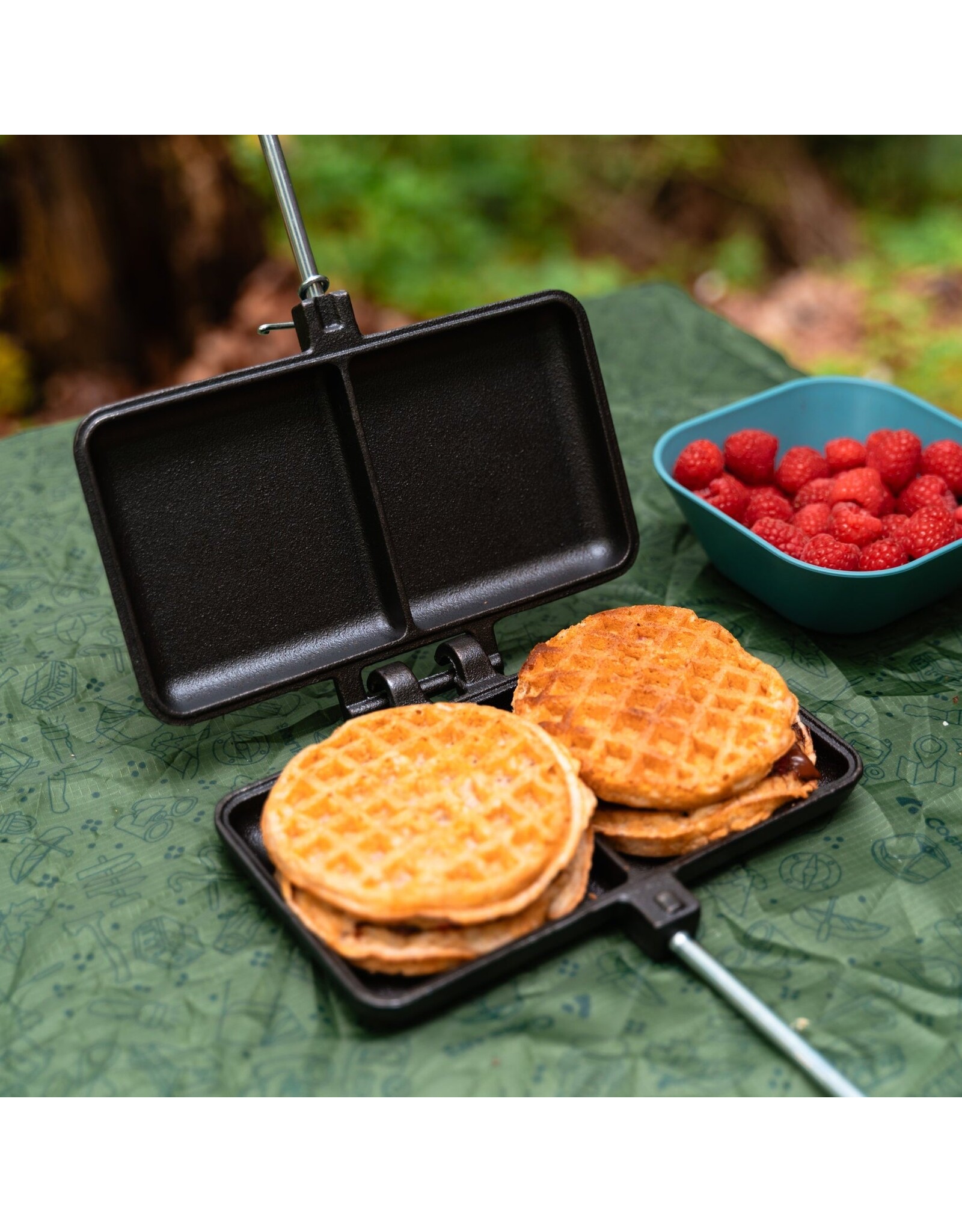 COGHLAN'S DOUBLE CAST IRON CAMP COOKER
