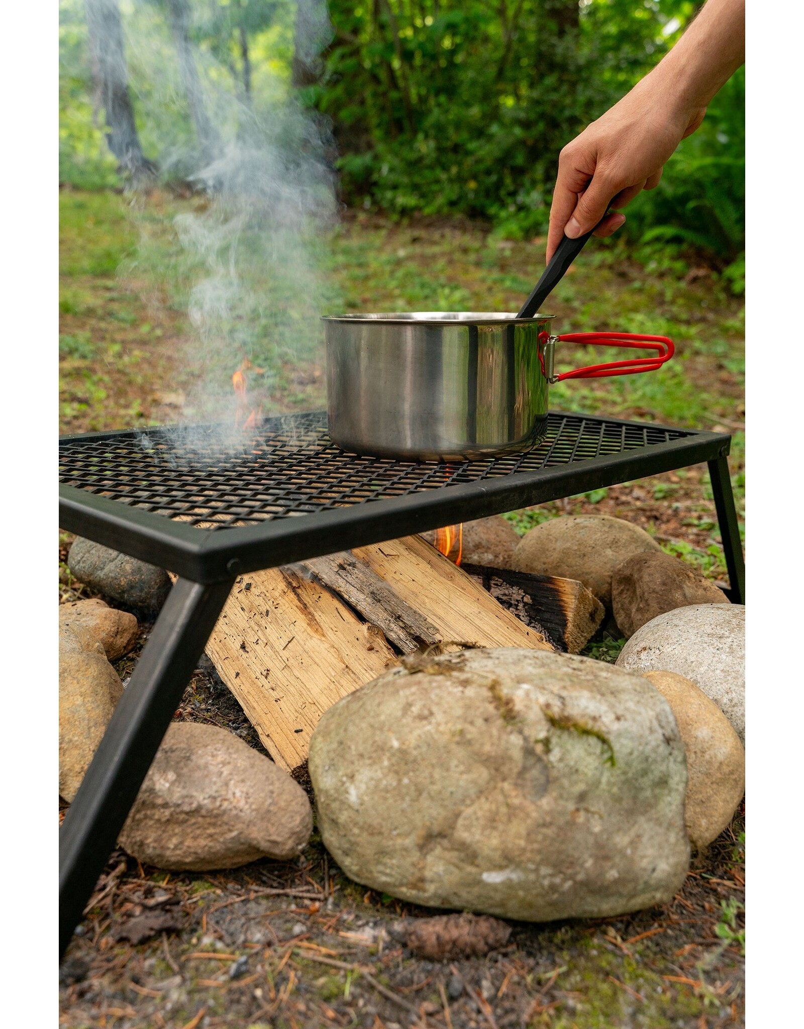 COGHLAN'S HEAVY DUTY CAMP GRILL