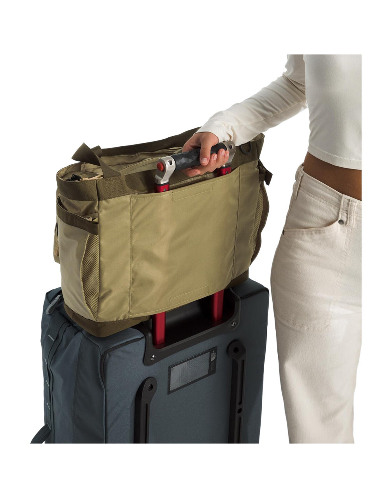 THE NORTH FACE BASE CAMP VOYAGER TOTE