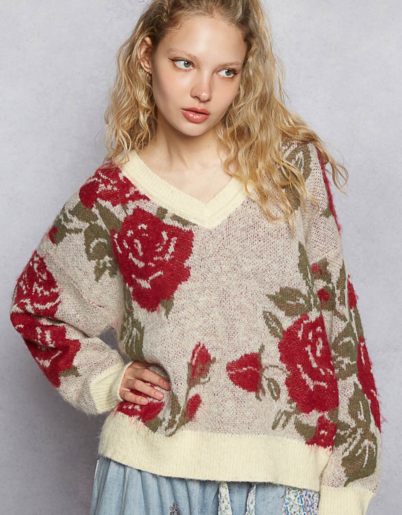 POL Clothing V-Neck Rose Knit Sweater