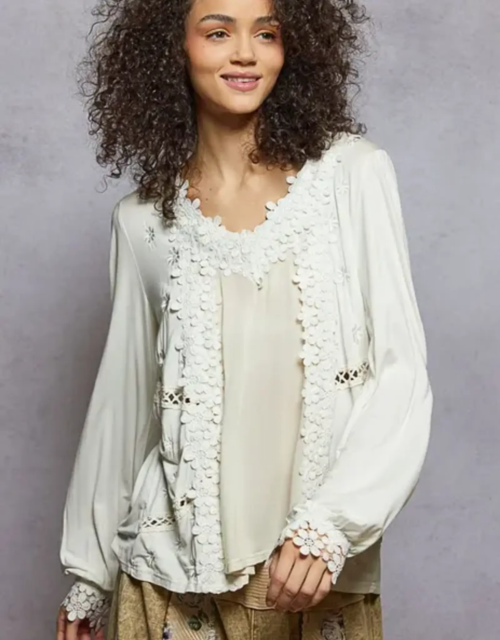 POL Clothing Floral Lace Top