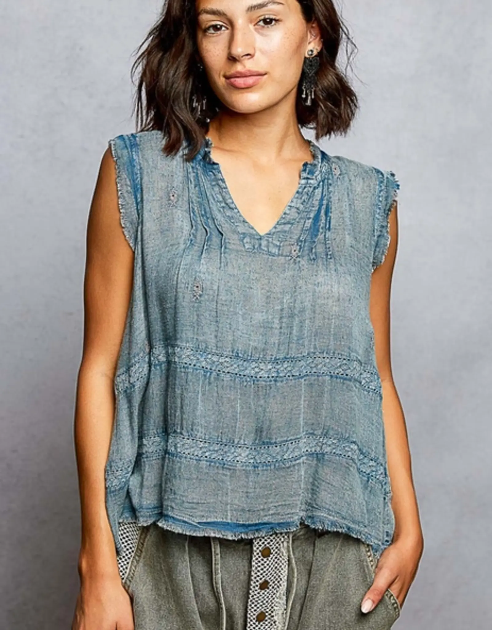 POL Clothing Sleeveless Lace Trim Top