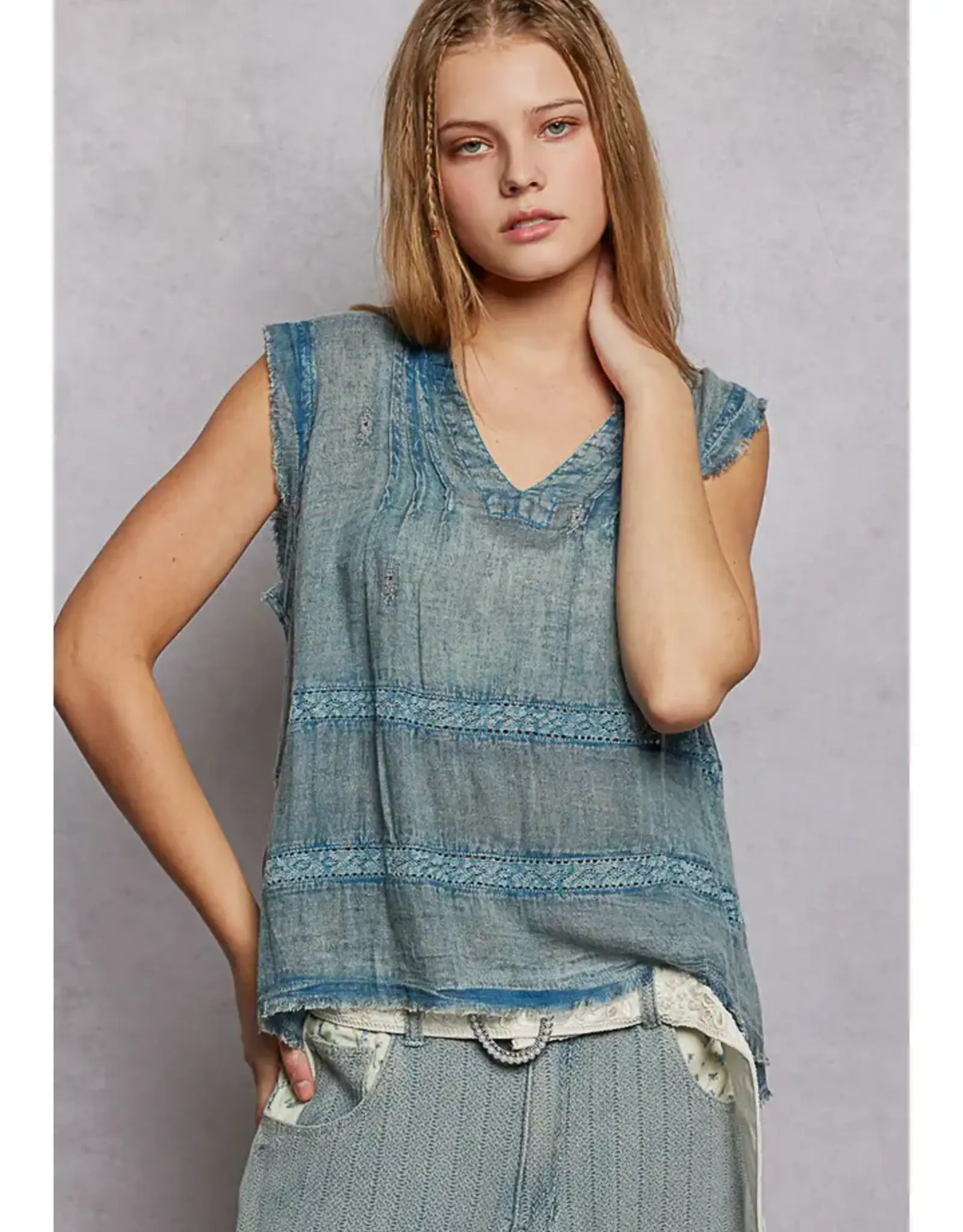 POL Clothing Sleeveless Lace Trim Top