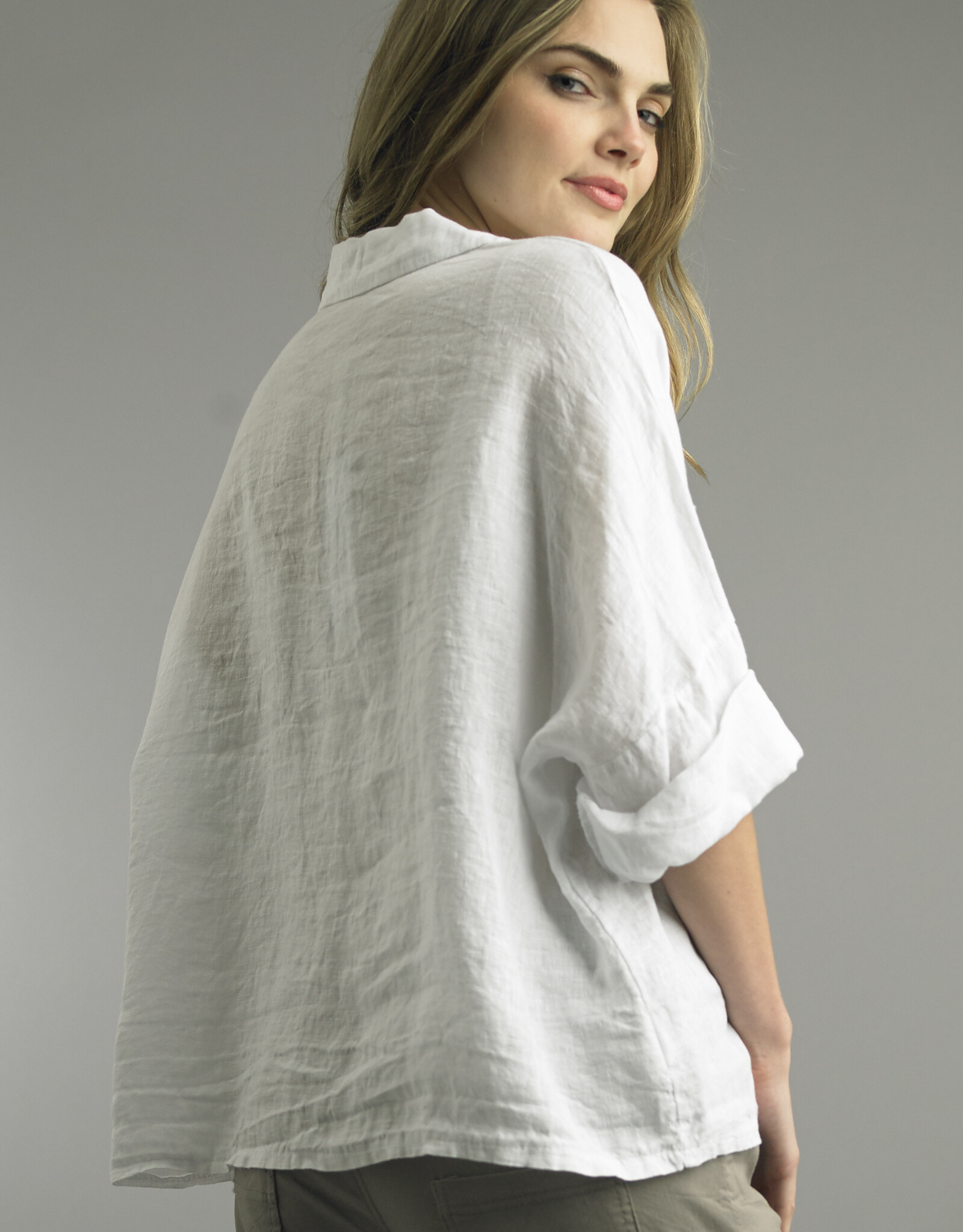 Tempo Paris Linen Cropped Shirt