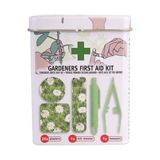 Esschert Gardeners first aid kit (25 bandages, tick remover, tweezer)