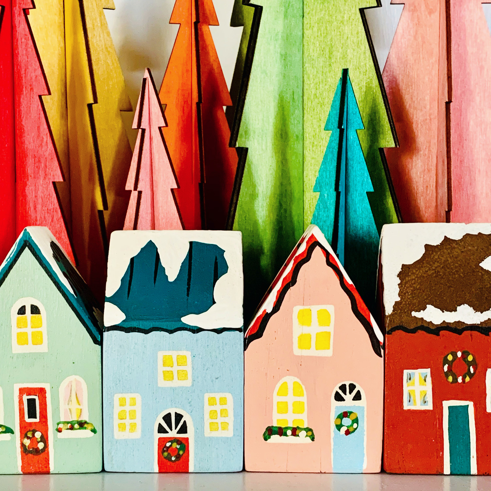 2-1/2" x 3-3/4" Mini Painted Holiday Houses