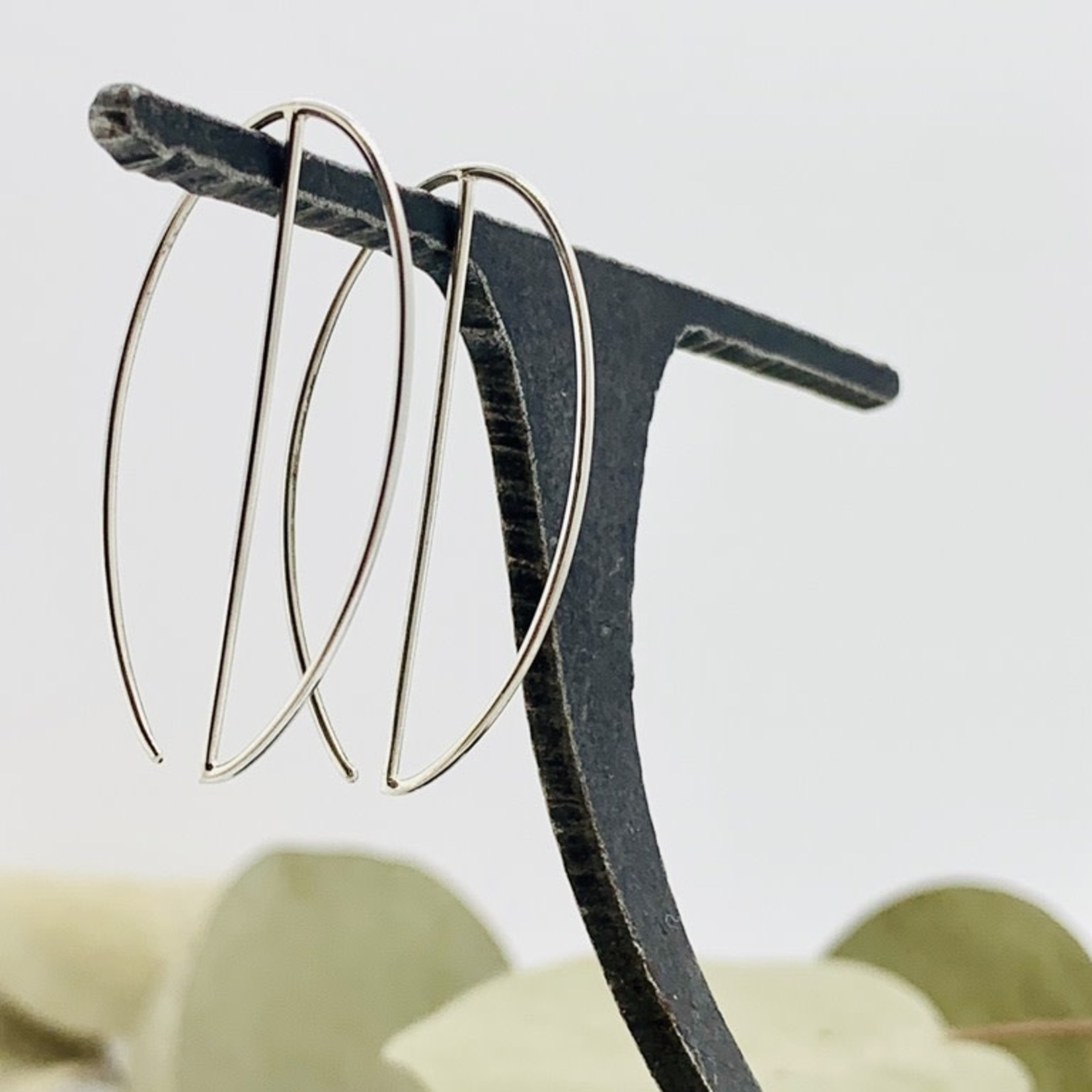Nina Designs Hoop Earrings w.Vertical Line, 35x20mm