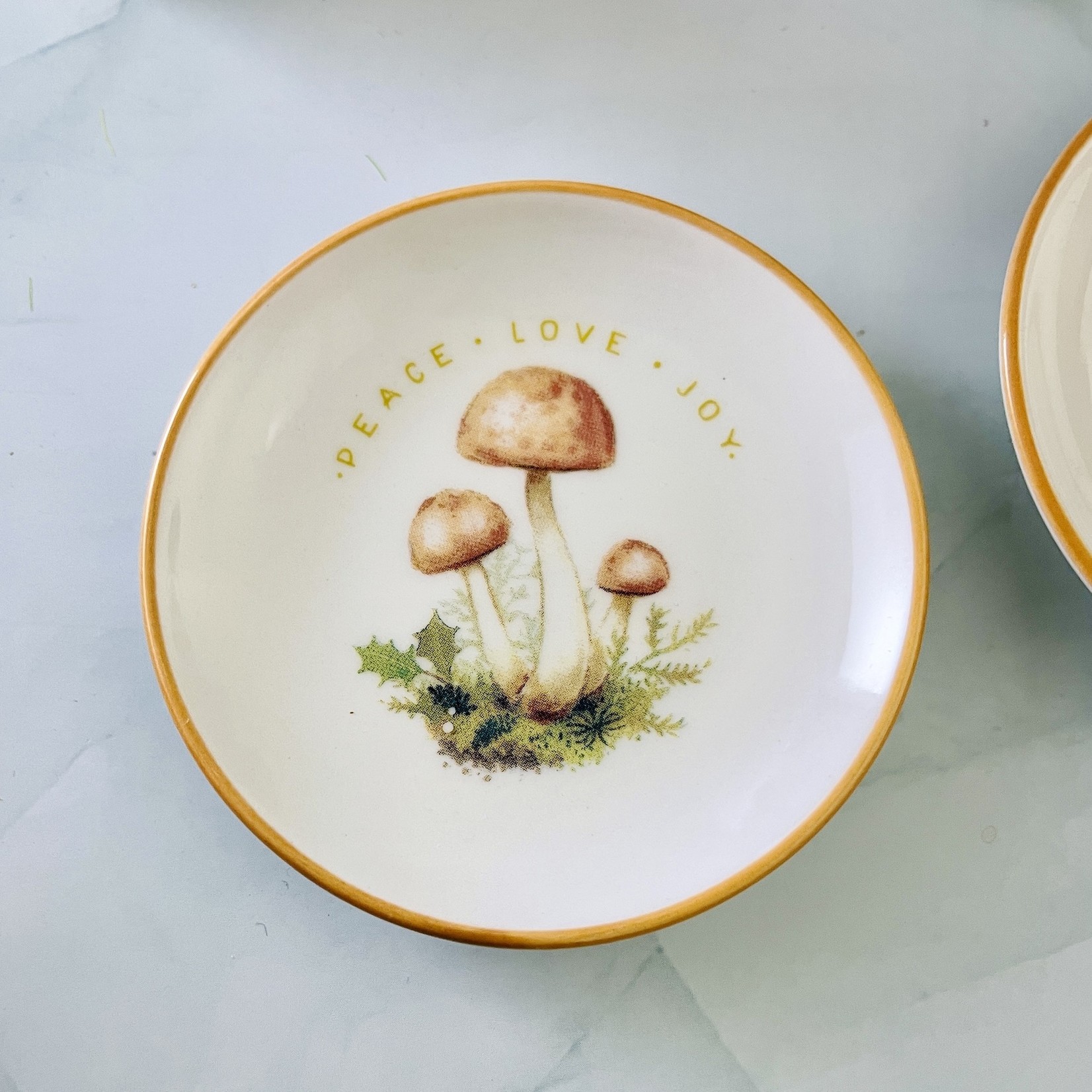 3" Round Mushroom Plates