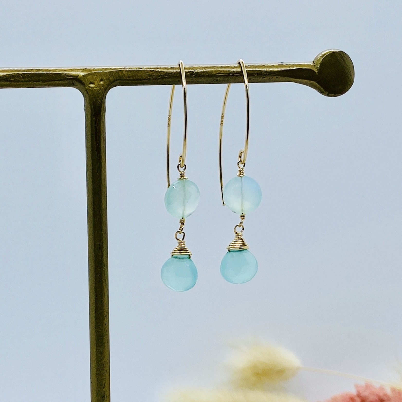EVANKNOX Handmade Earrings with peruvian chalcedony coin, briolette, 14 k g.f.