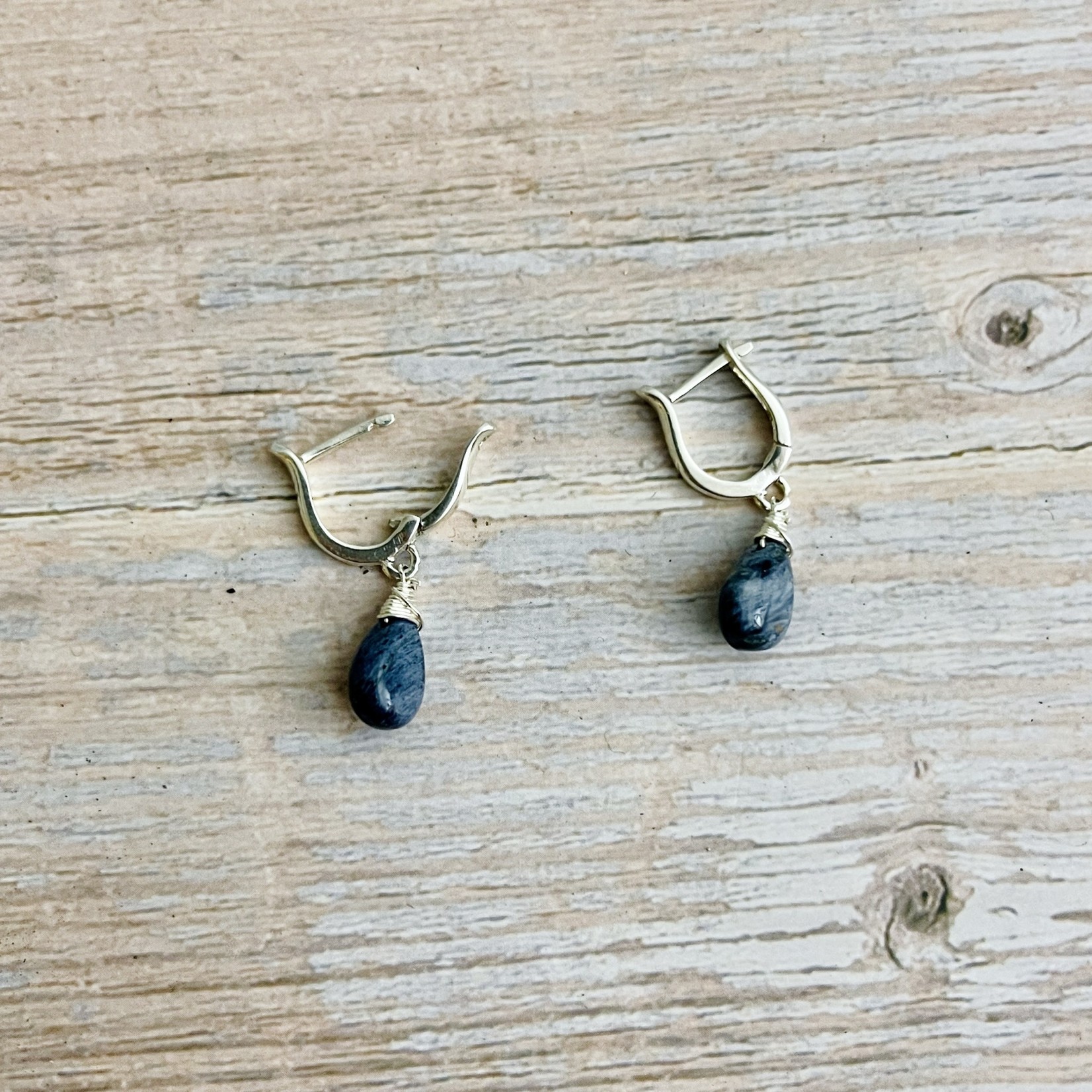 Handmade Earrings with lyre shaped hoop, peitersite briolette