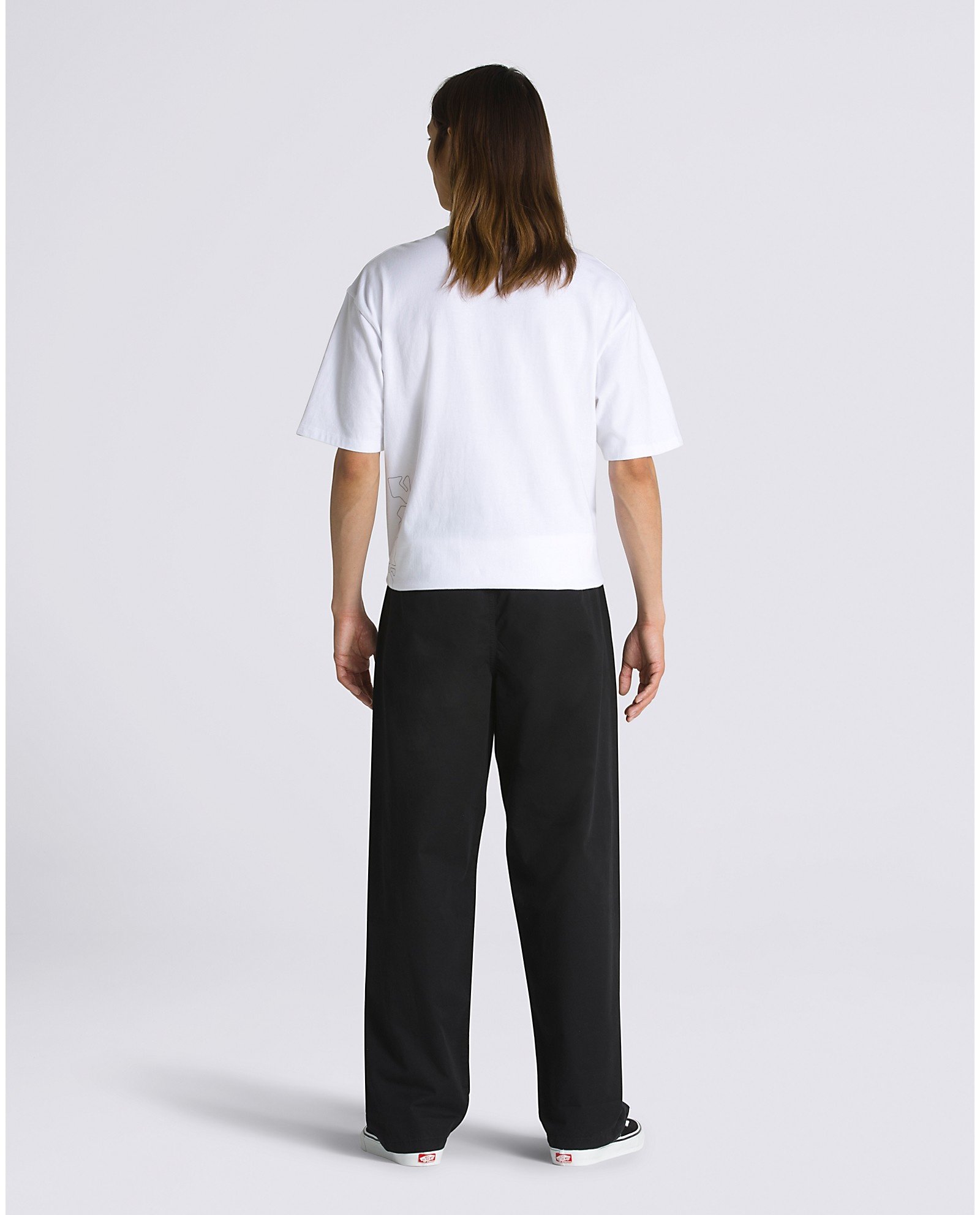 We're elevating personal style with the Range Baggy Tapered Elastic Waist  Pants. Inspired by skating's fun in-between moments and des