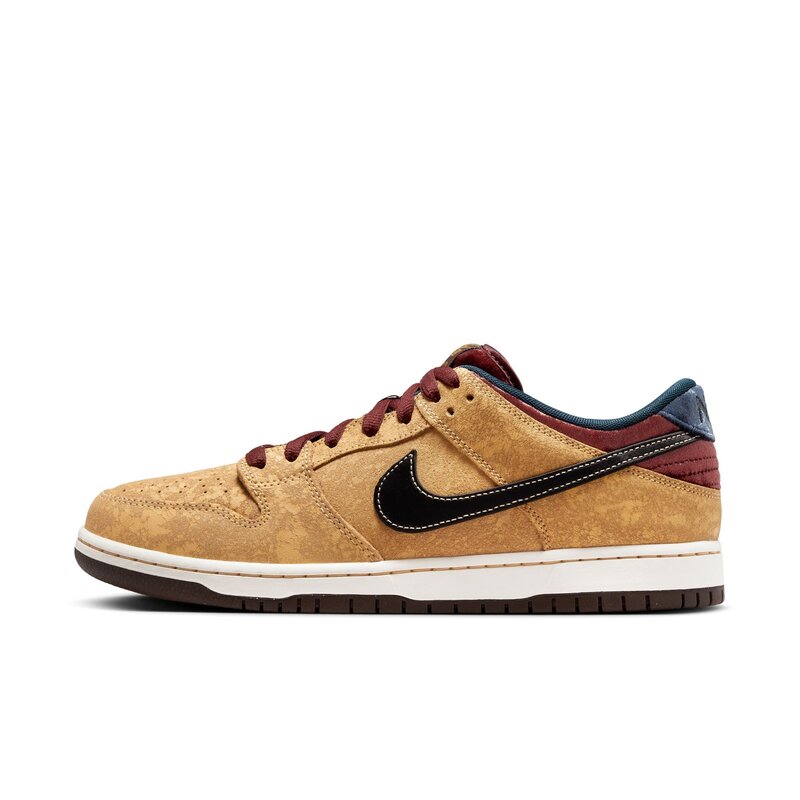 Gold sb dunks deals