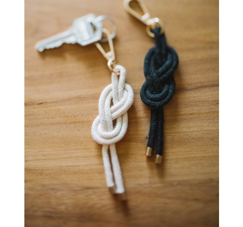 Knot keychain deals