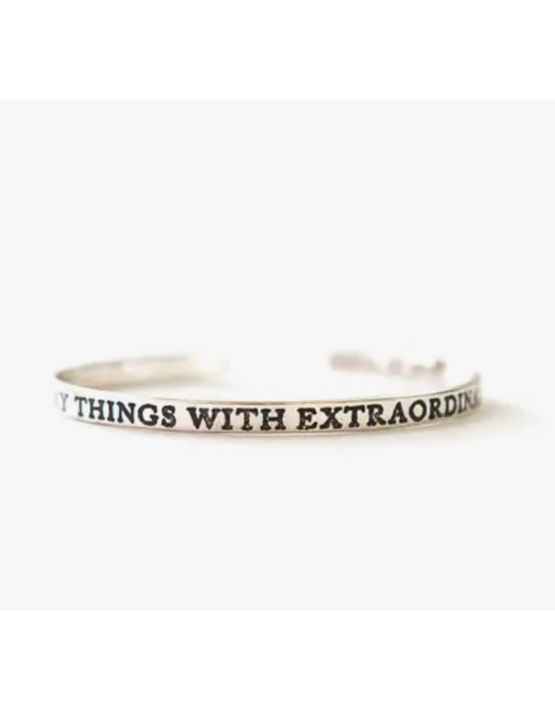 India Do Ordinary Things w Extraordinary Love Cuff Silver Colour