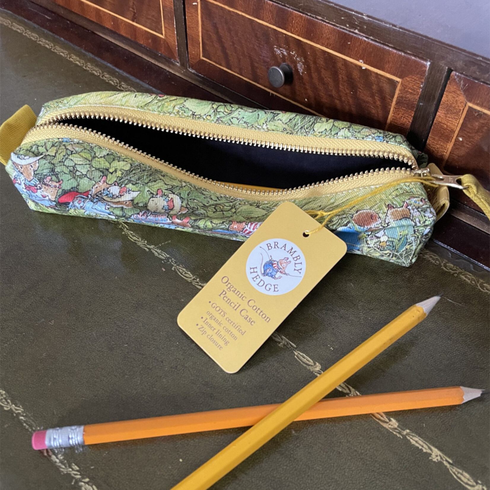 Museums & Galleries Brambly Hedge Pencil Pouch - Sunset in the Meadow
