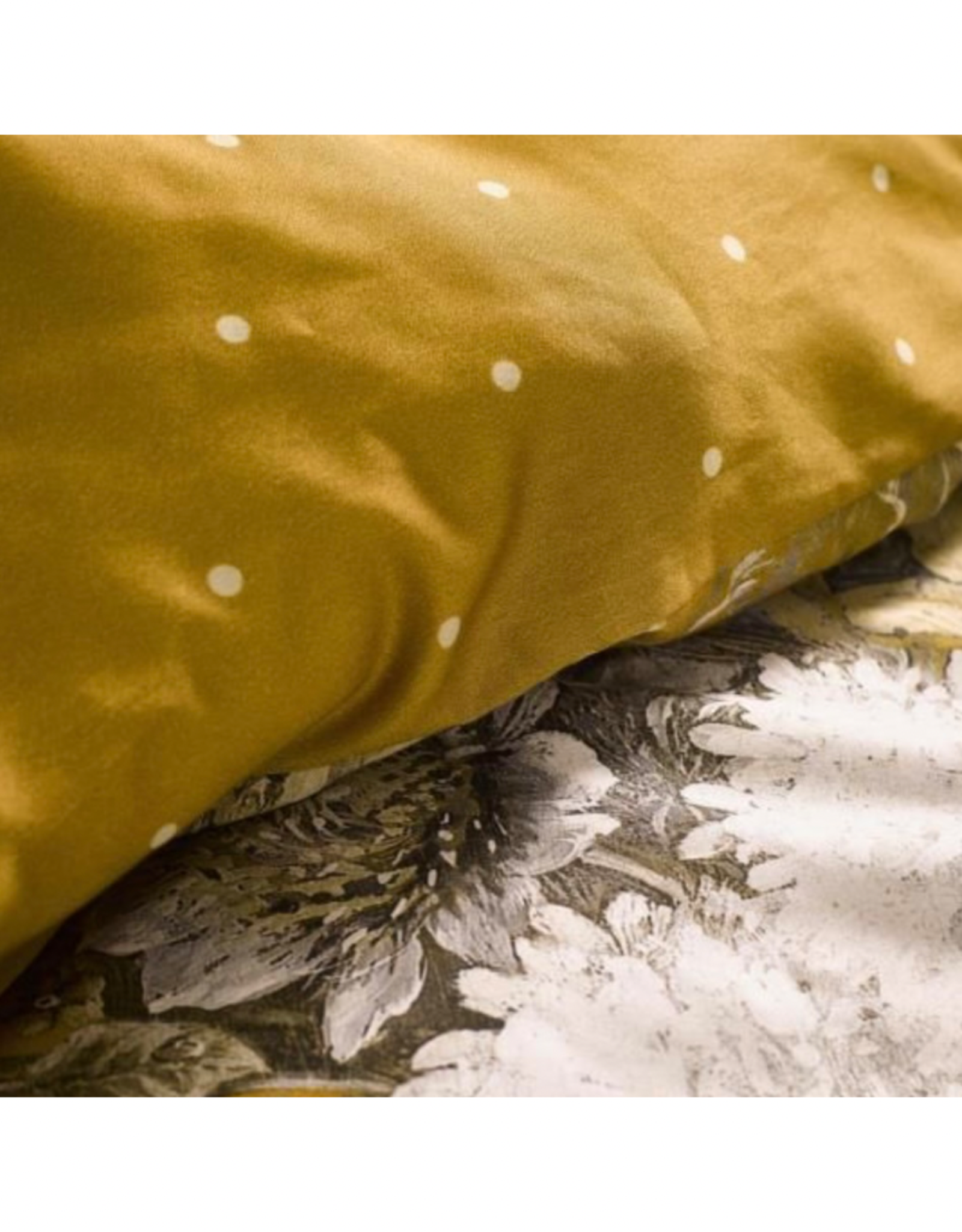 Duvet Cover Intermark Maily Gold Queen  w / shams