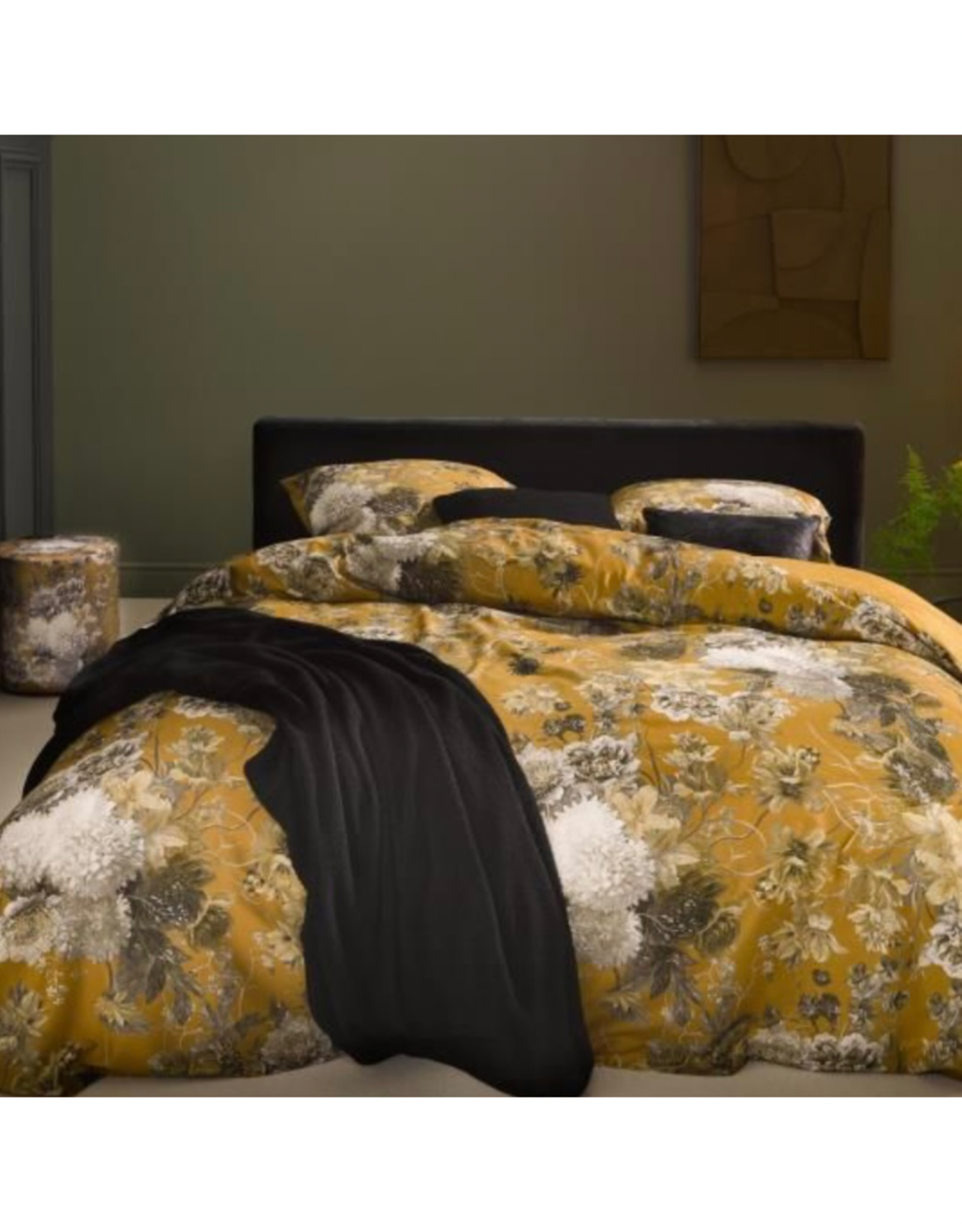 Duvet Cover Intermark Maily Gold Queen  w / shams