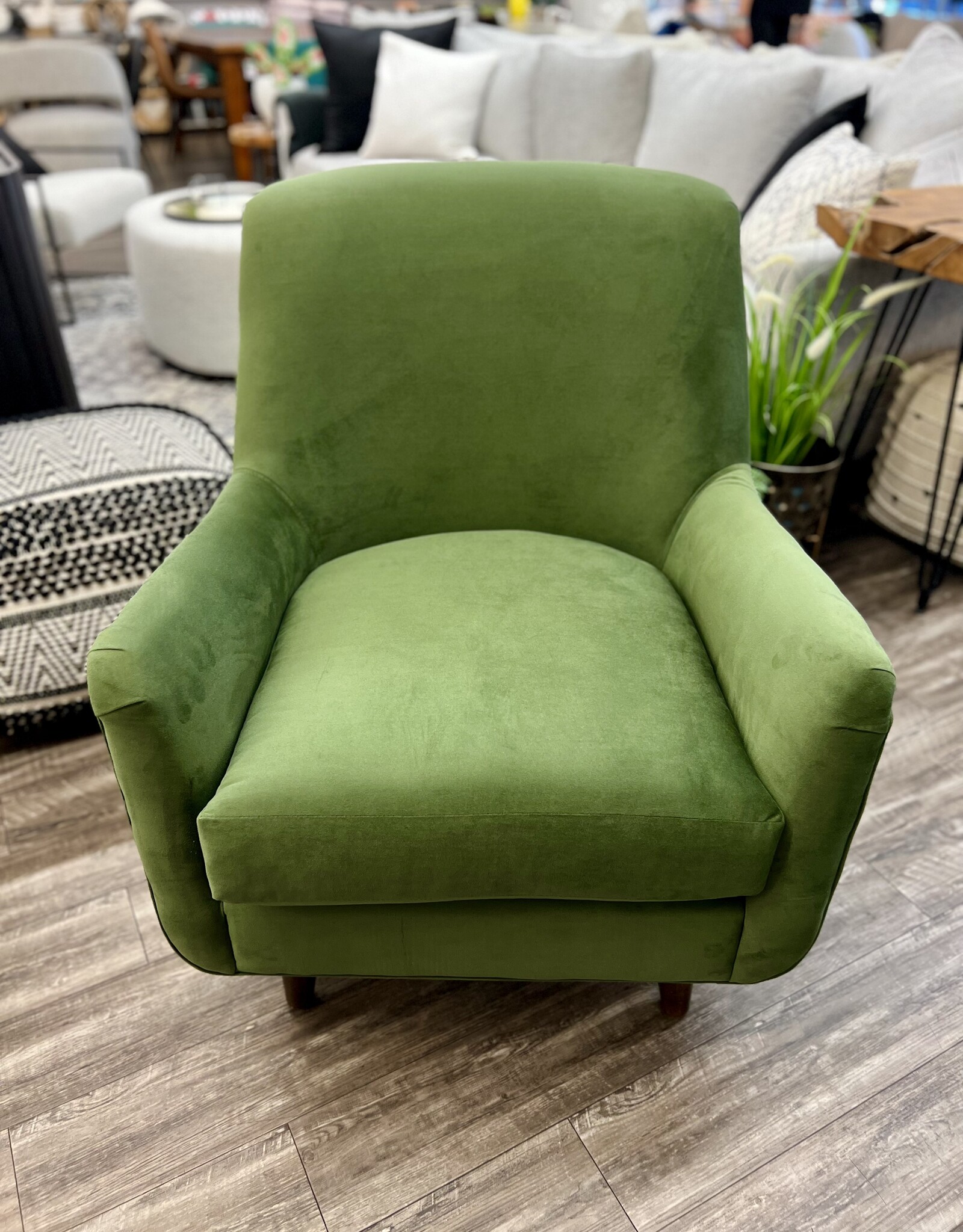 Stylus Stylus Cleo Club Chair Mythic Olive (5)