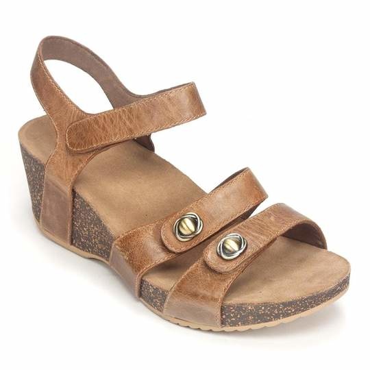 DANSKO W SAVANNAH WEDGE ADJUSTABLE SANDAL