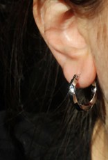 Jackie J Twisted hoop earring Silver