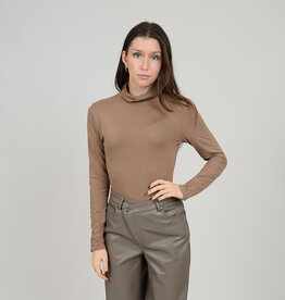 RD Style Sarah T-Neck